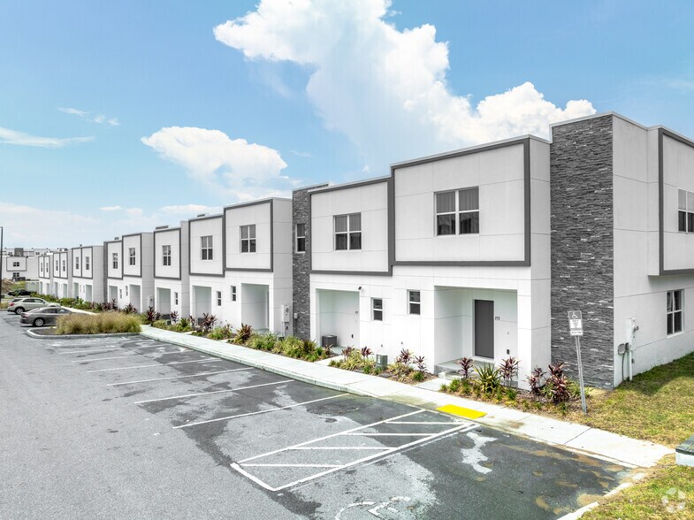 Primary Photo Of 7530 Osceola Polk Line Rd, Davenport Apartments For Sale