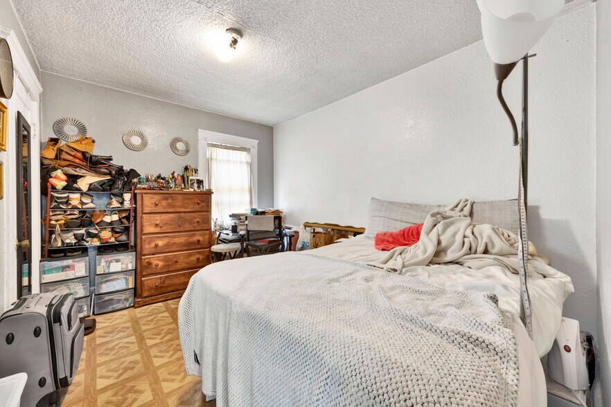 More Photos Of 1166 W 39th Pl, Los Angeles Apartments For Sale