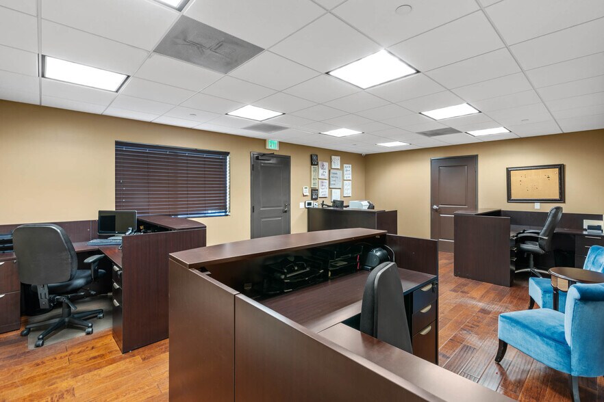 More Photos Of 13833-13841 Ventura Blvd, Sherman Oaks Storefront Retail Office For Sale
