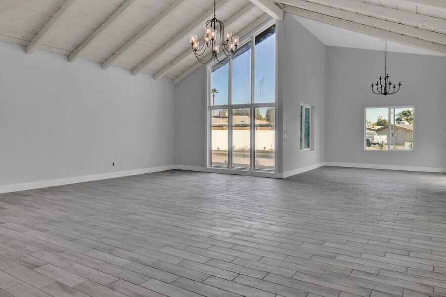 More Photos Of MID-CENTURY MODERN FLAGSHIP RAL, Phoenix Healthcare For Sale