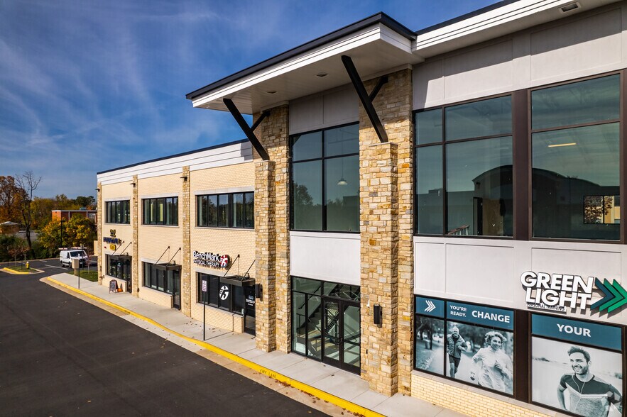 More Photos Of 20931 Ashburn Rd, Ashburn Storefront Retail Office For Lease