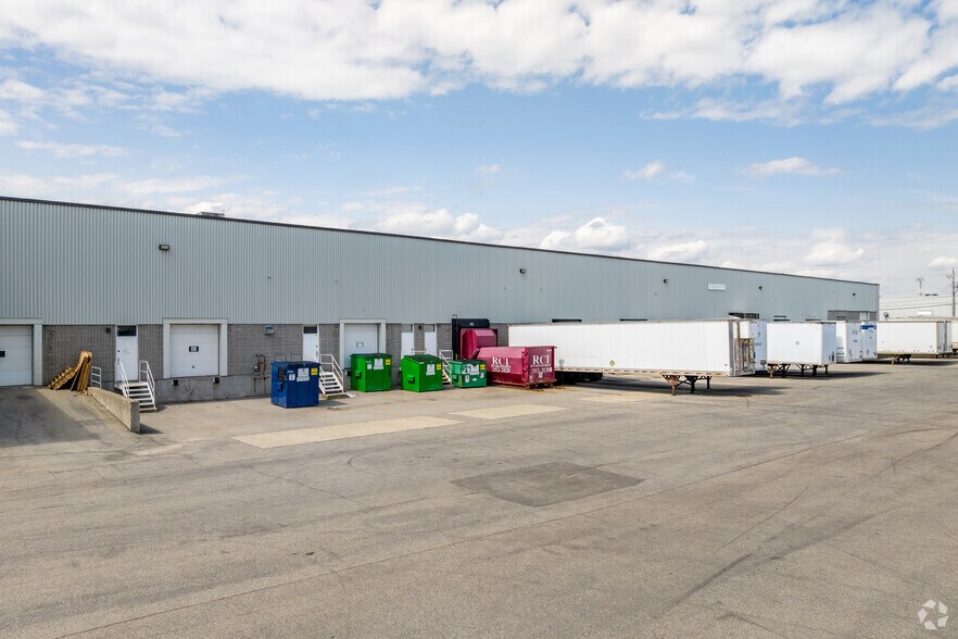 More Photos Of 371-395 Rue Joseph-Carrier, Vaudreuil-dorion Research And Development For Lease