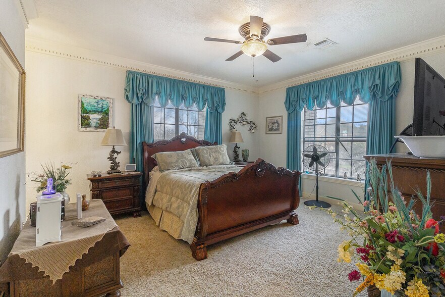 More Photos Of 1454 Oday Rd, Pearland Light Manufacturing For Sale