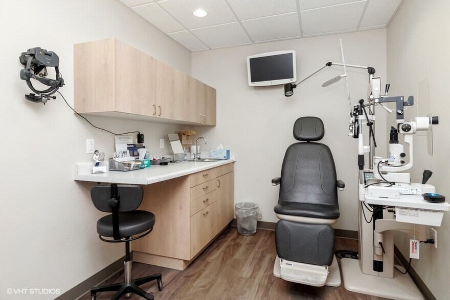 More Photos Of 2701-2703 Franklin St, Michigan City Storefront Retail Office For Sale