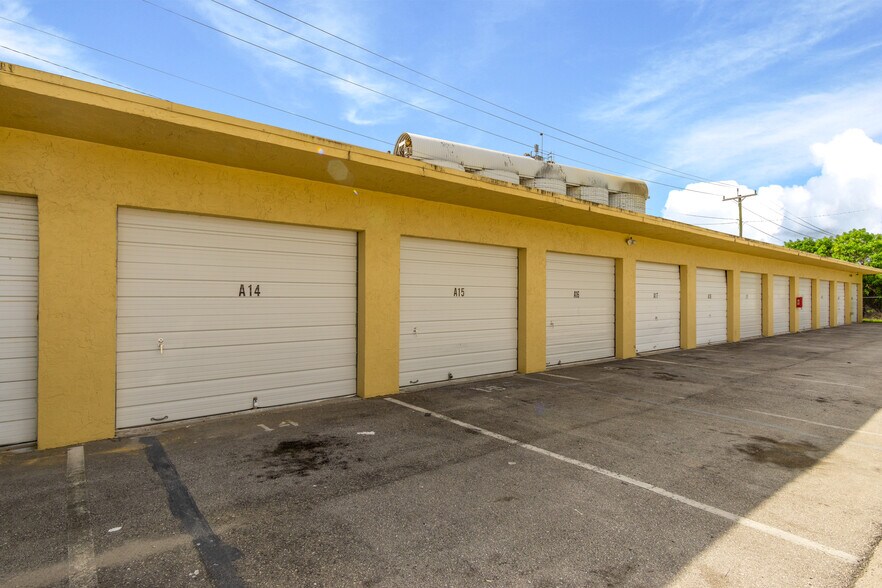 More Photos Of 1819 7th Ave N, Lake Worth Warehouse For Lease