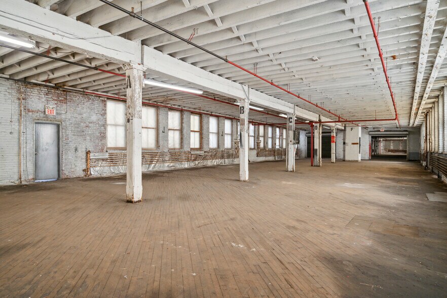 More Photos Of 2916 Weikel St, Philadelphia Warehouse For Sale