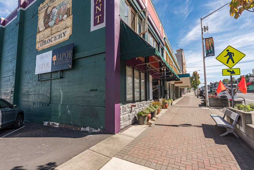 More Photos Of 117 E 1st St, Port Angeles General Retail For Lease