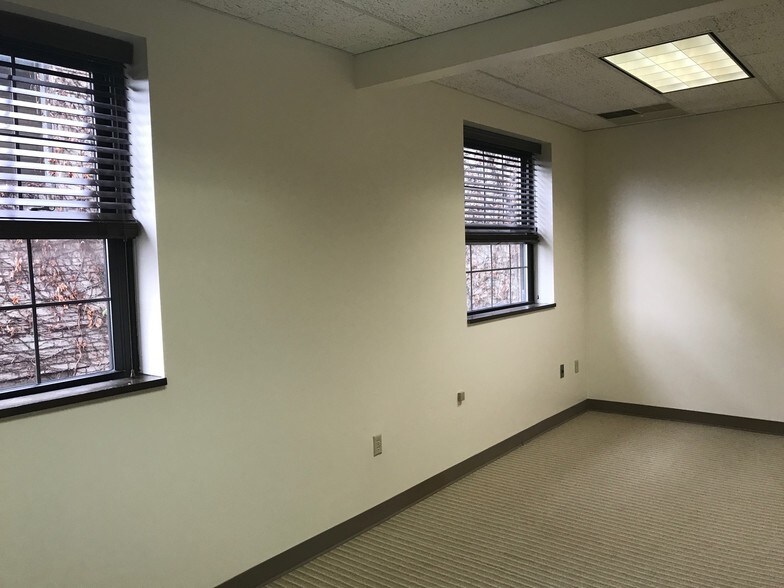 More Photos Of 510 3rd Ave, Pittsburgh Office Residential For Lease