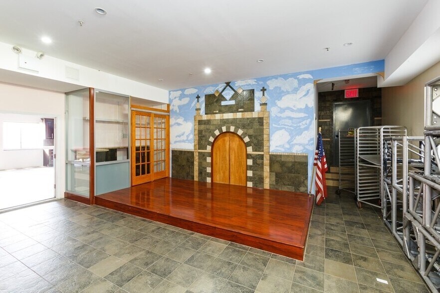 More Photos Of 1532 127th St, College Point Manufacturing For Lease