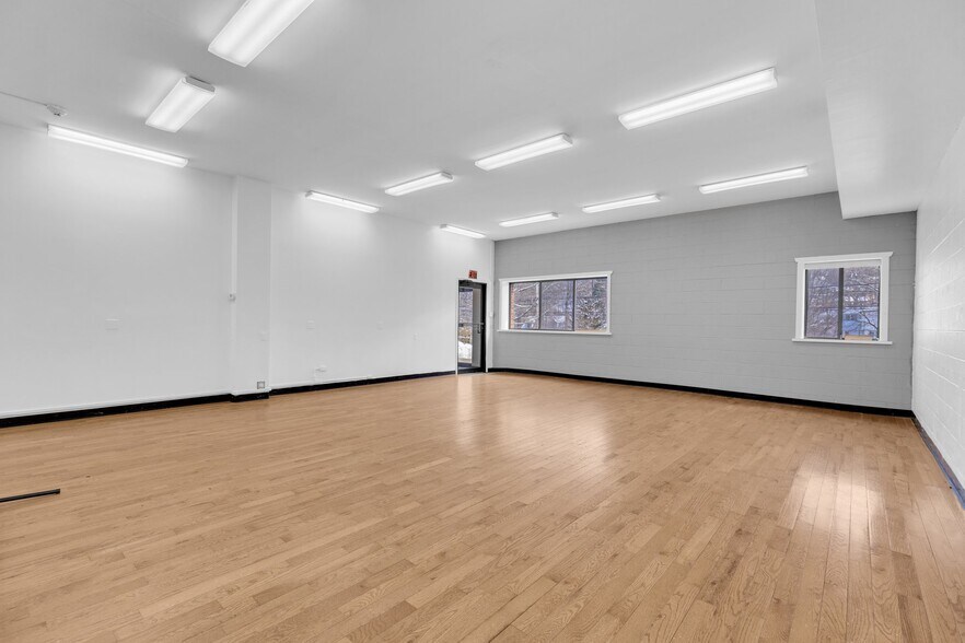 More Photos Of 215 Bridgeport Ave, Shelton Storefront Retail Office For Lease