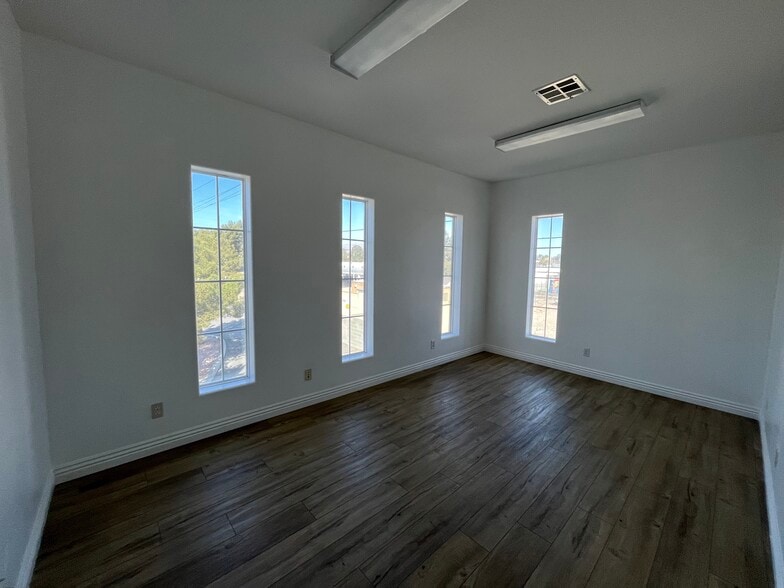 More Photos Of 6150 Transverse Dr, Las Vegas Office For Sale