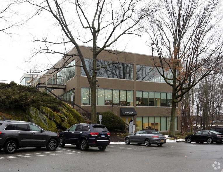 More Photos Of 1 Greenwich Office Park, Greenwich Office For Lease