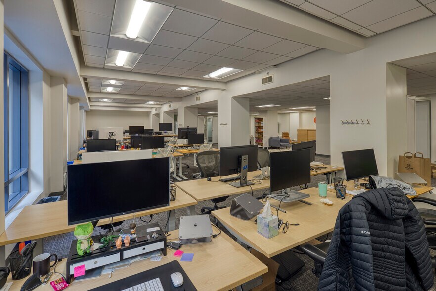 More Photos Of 200-216 Pine St, San Francisco Office For Sale