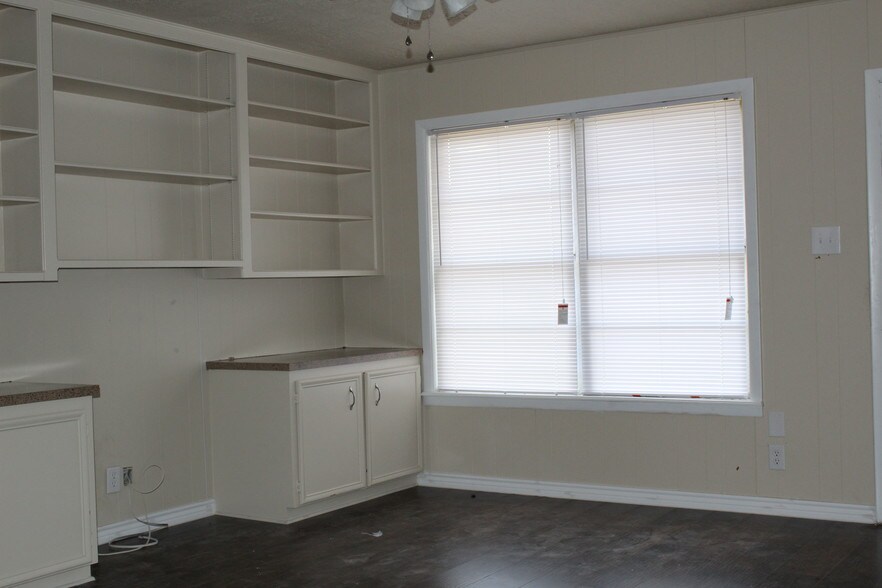 More Photos Of 5605 George Bush Dr, Katy Medical For Lease