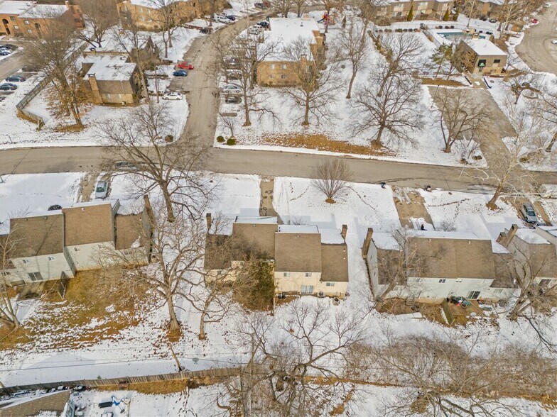 More Photos Of 1707 E 97th St, Kansas City Apartments For Sale
