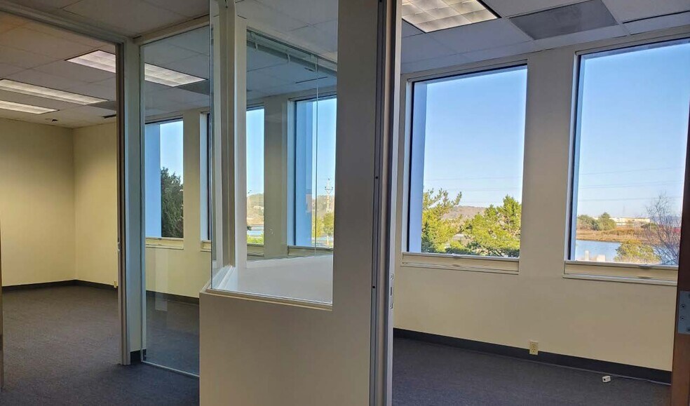 More Photos Of 21 Tamal Vista Blvd, Corte Madera Medical For Lease