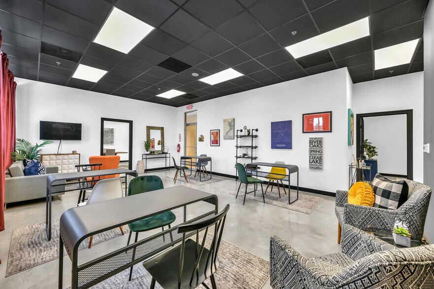 More Photos Of 525 Woodland Square Blvd, Conroe Coworking Space