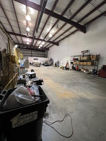 More Photos Of 12801 Silver Lake Rd, Brighton Manufacturing For Sale