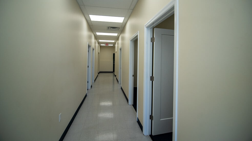 More Photos Of 250 Edwards Ave, New Castle Warehouse For Lease