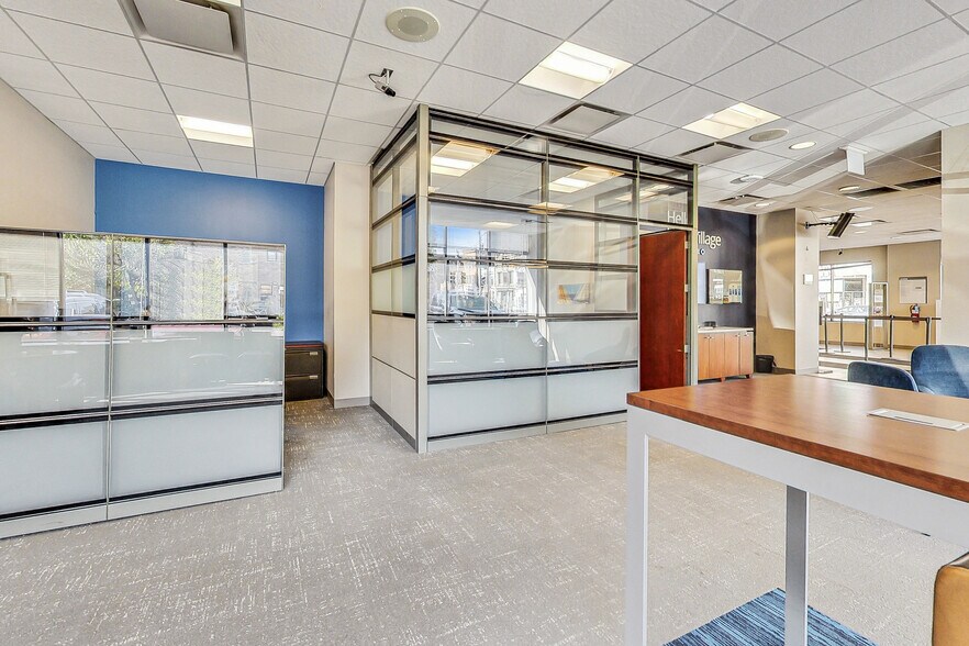 More Photos Of 3101 W Cermak Rd, Chicago Storefront Retail Office For Lease