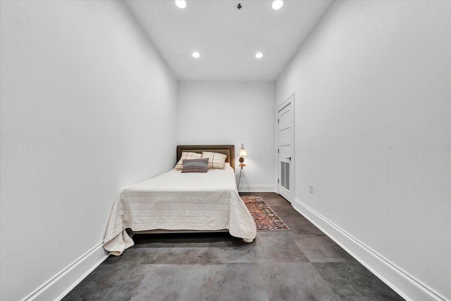 More Photos Of 109 Campbell Ave SW, Roanoke Apartments For Sale