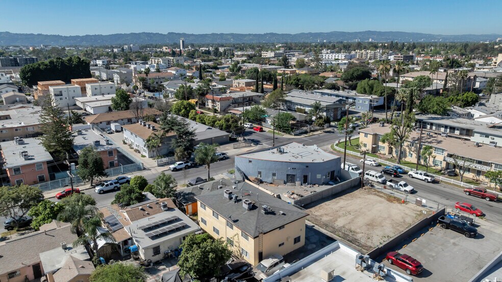 More Photos Of 11853 Hart St, North Hollywood Multifamily For Sale