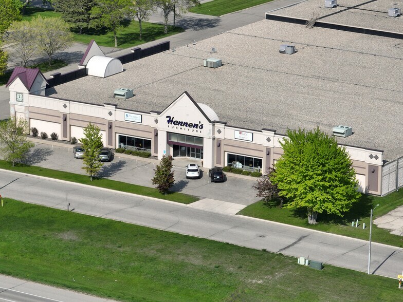 More Photos Of 3901 Abbott Dr, Willmar Freestanding For Sale