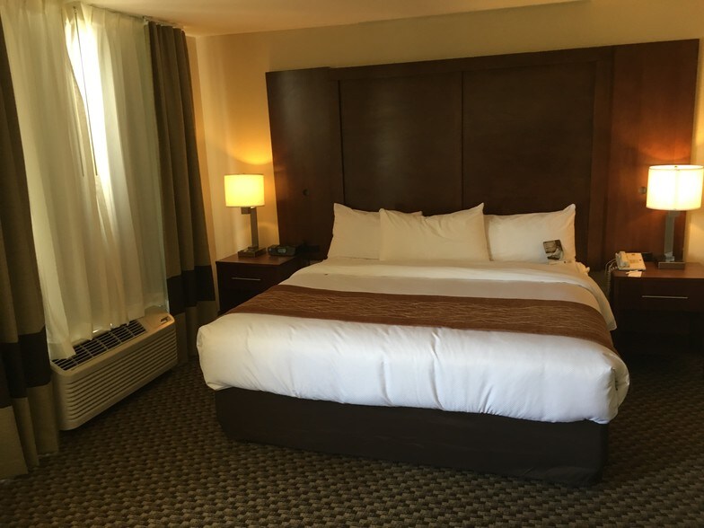 More Photos Of 11050 Southwest Fwy, Houston Hotel For Sale