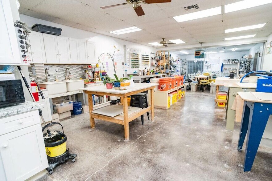 More Photos Of 1239 16th St, Vero Beach Storefront For Sale