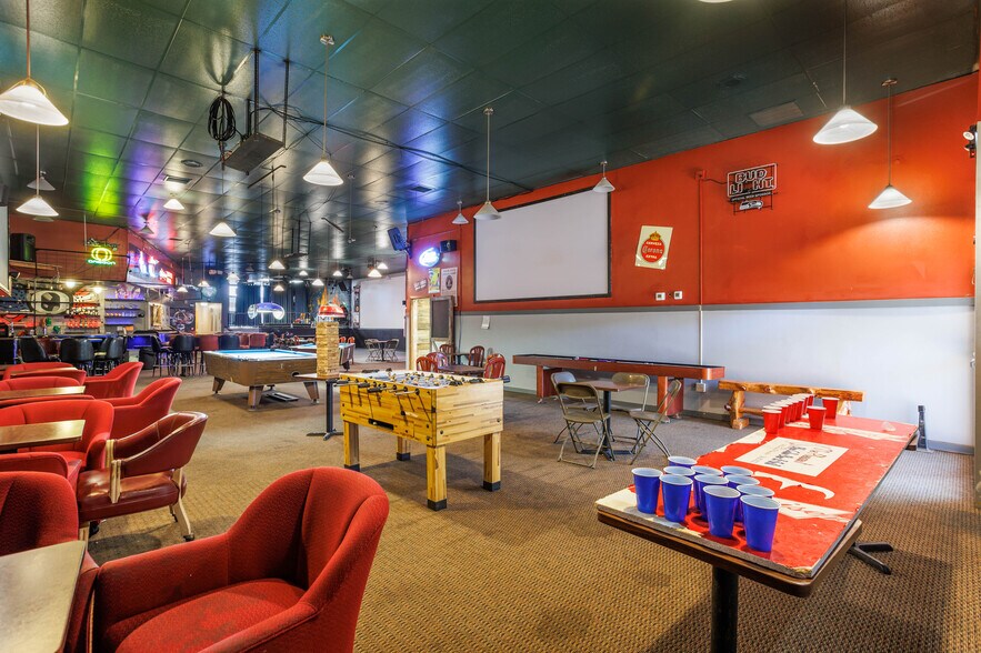 More Photos Of 149 E Main St, Hermiston Bar For Lease