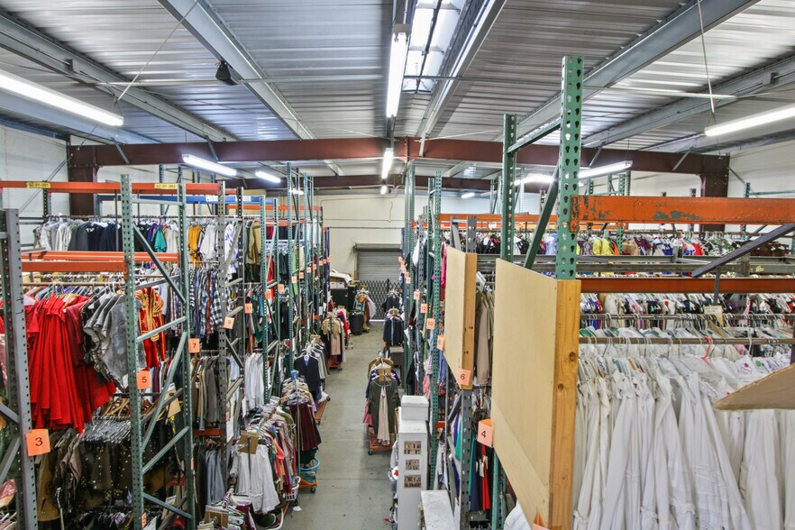 More Photos Of 218 W Commonwealth Ave, Fullerton Storefront For Sale