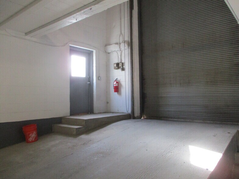 More Photos Of 651 N Prospect St, Hagerstown Warehouse For Sale