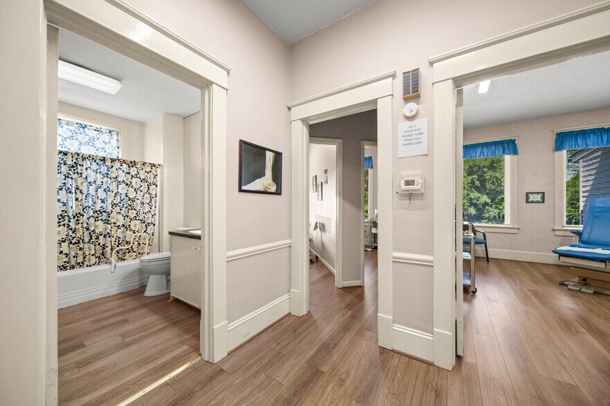 More Photos Of 217 Mocksville Ave, Salisbury Office Residential For Sale