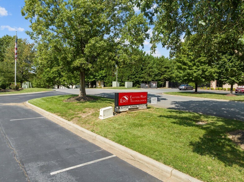 More Photos Of 147 Cedar Pointe Dr, Mooresville Research And Development For Lease