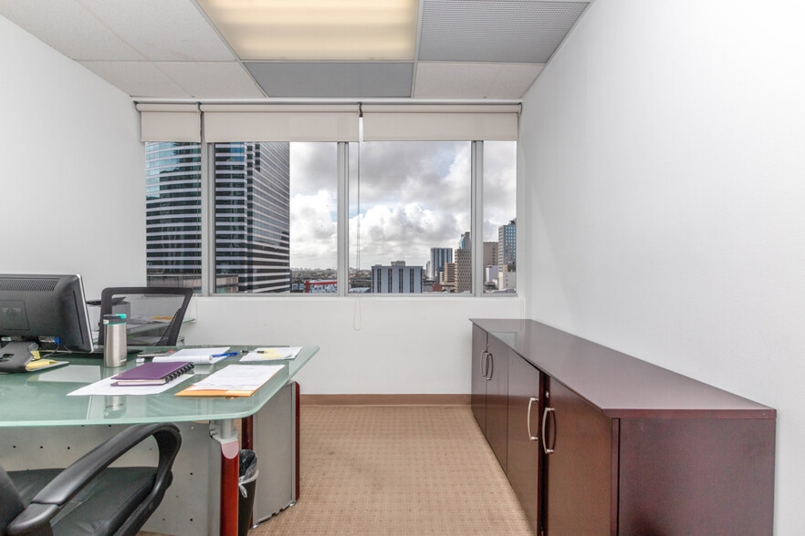 More Photos Of 150 SE 2nd Ave, Miami Office Residential For Sale