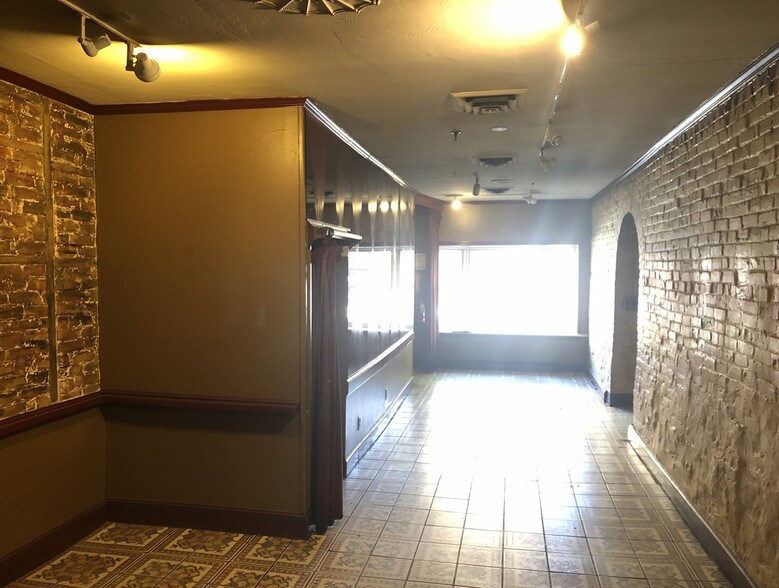 More Photos Of 722 King St, Alexandria Storefront Retail Office For Lease