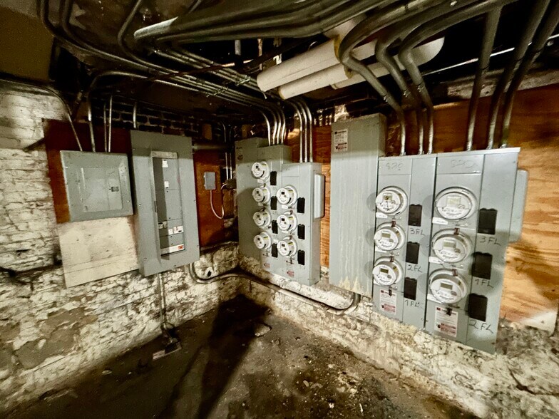 More Photos Of 816-822 E Marquette Rd, Chicago Apartments For Sale