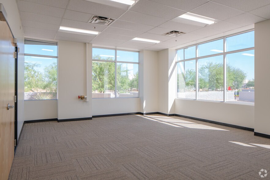 More Photos Of 8601 W Jefferson St, Tolleson Warehouse For Lease