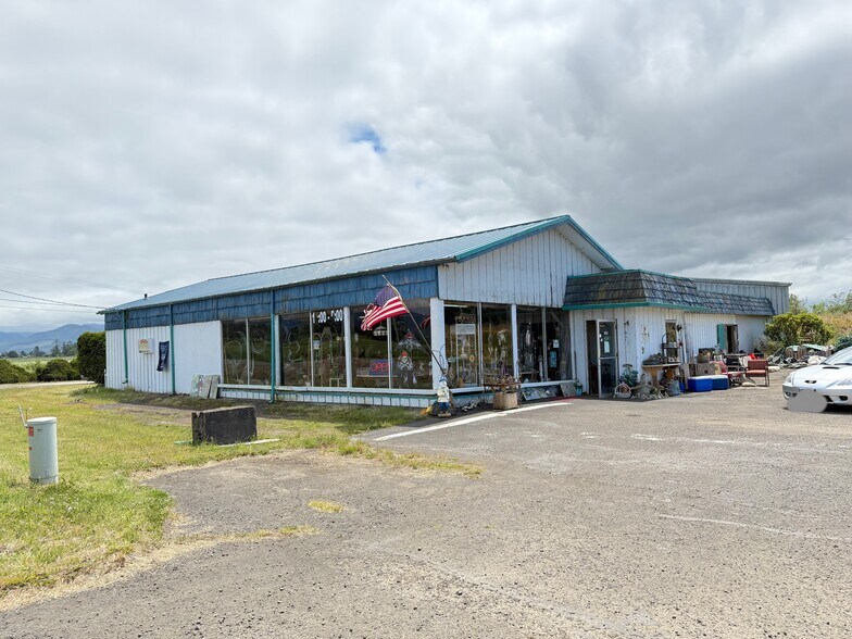 Primary Photo Of 175 3rd St, Tillamook General Retail For Sale