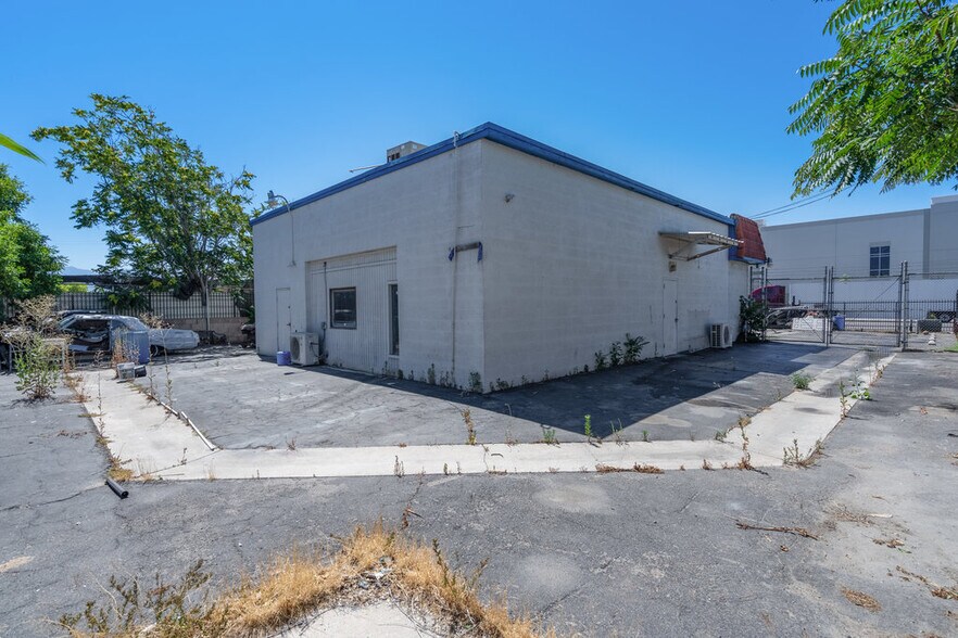 More Photos Of 2436 5th St, Highland Warehouse For Sale