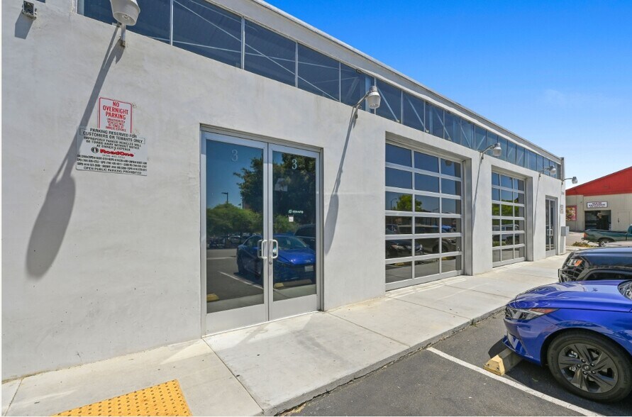 More Photos Of 2040 E Imperial Ave, San Diego Storefront For Lease