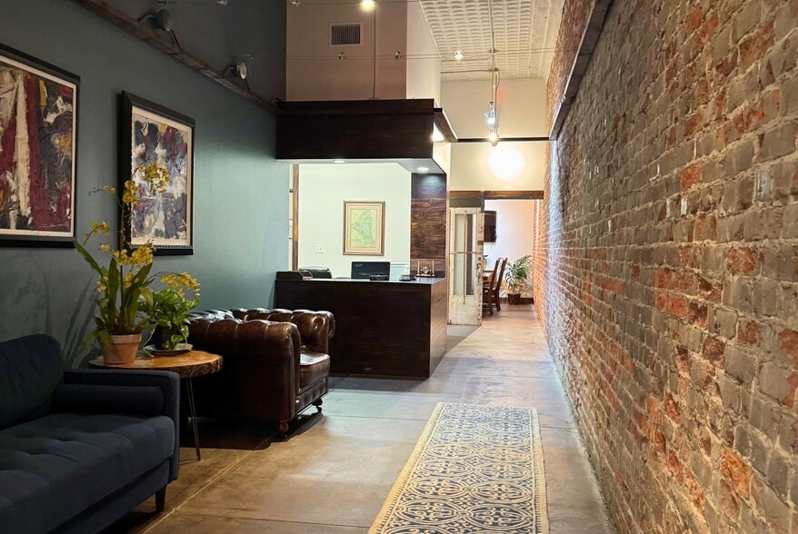 More Photos Of 216 N Bryan Ave, Bryan Office For Sale