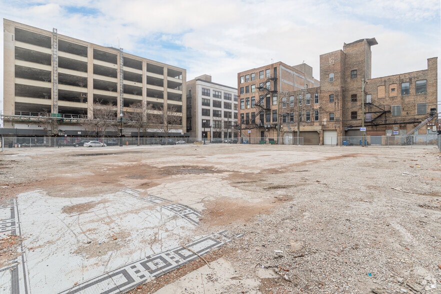 More Photos Of 2222 S Indiana Ave, Chicago Industrial For Lease