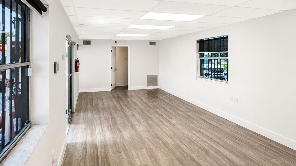 More Photos Of 3100 NW 27th Ave, Miami Manufacturing For Lease