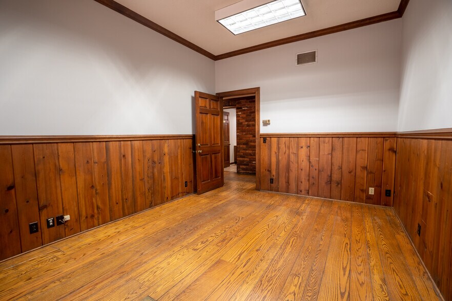 More Photos Of 11135 Monroe Rd, Matthews Distribution For Sale