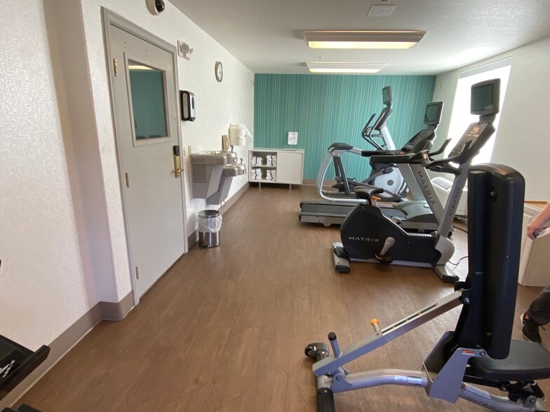 More Photos Of 43719 17th St W, Lancaster Hotel For Sale