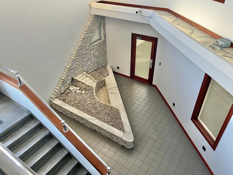 More Photos Of 111 Industrial Drive, Cromwell Warehouse For Lease