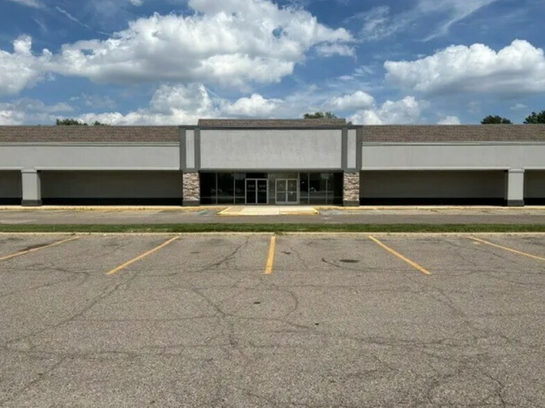 More Photos Of 21300-21700 Ecorse Rd, Taylor Unknown For Lease