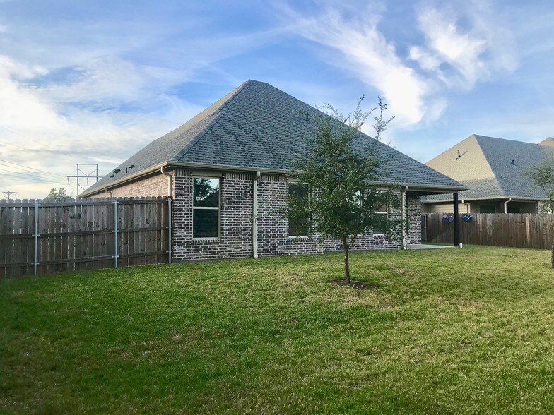 More Photos Of 2980 Elkton Trl, Tyler Apartments For Sale