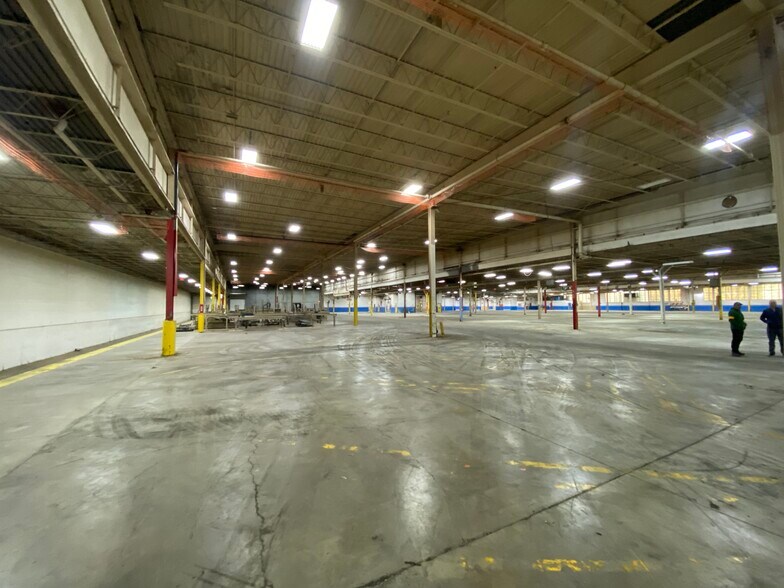 More Photos Of 1900 Foss Park Ave, North Chicago Warehouse For Sale